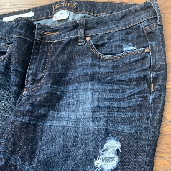 Decree Distressed Super Skinny Jeans, Junior Size 15, Darker Blue Whiskered GUC - Picture 9 of 14